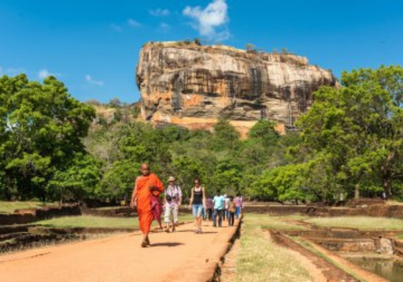 Day 3: Explore a Village on a Cultural Tour / Sigiriya Rock Fortress 