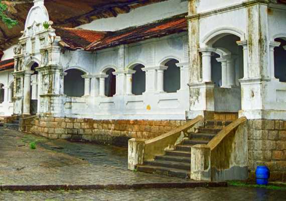 Dambulla Temple Tour